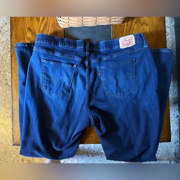 Levi’s Women’s Classic Bootcut Darkwash Jeans 20W - Picture 7 of 7